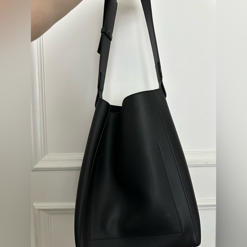 Everlane Black Studio Bag. Regular size. - Picture 6 of 7